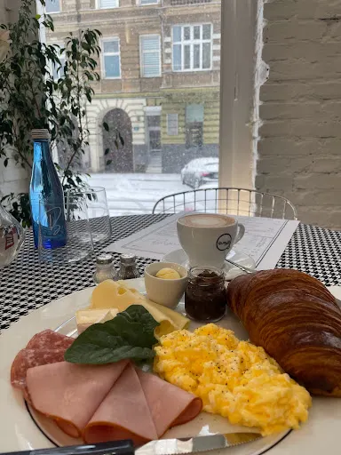 Bonjour french bistro